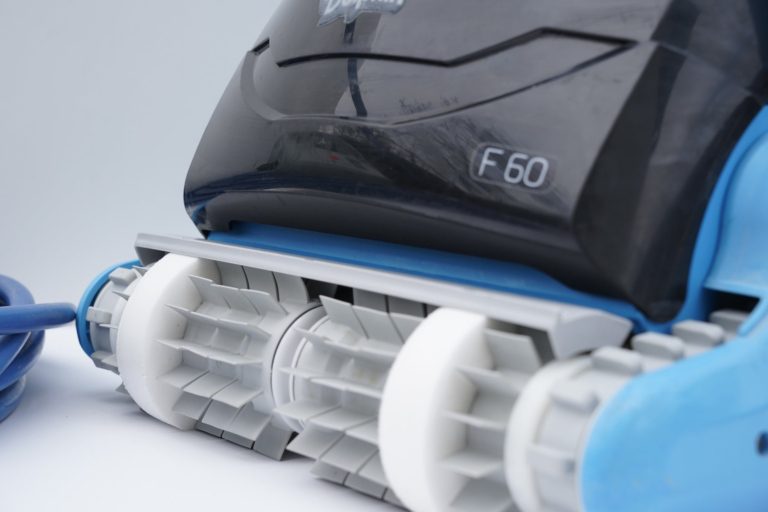 Dolphin Maytronics F60 Pool Robot
