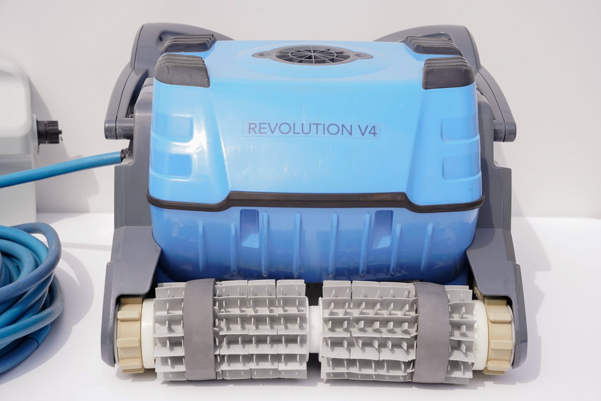 Robot piscina Dolphin Revolution V4