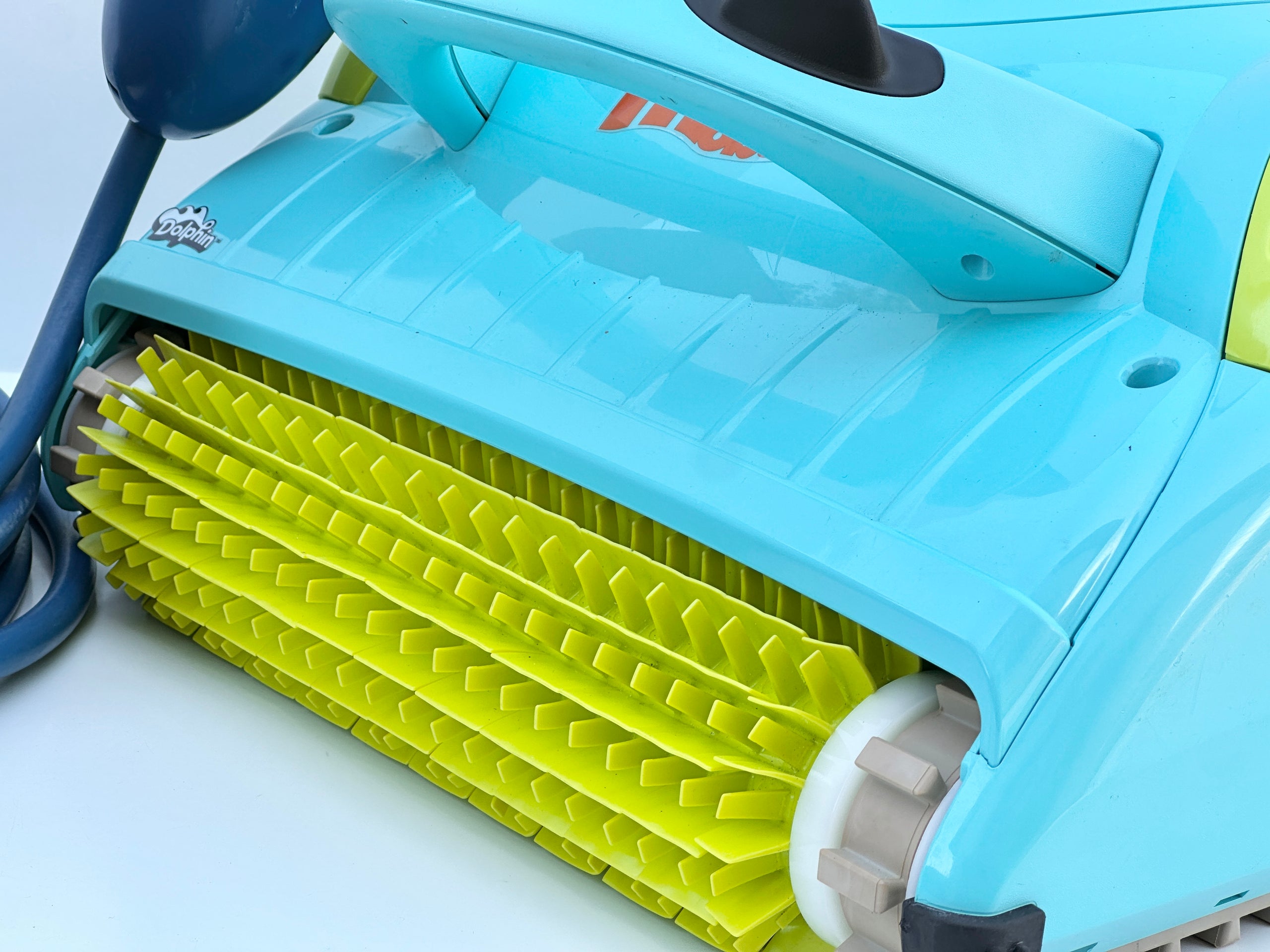 Dolphin Moby Pro Pool Robot