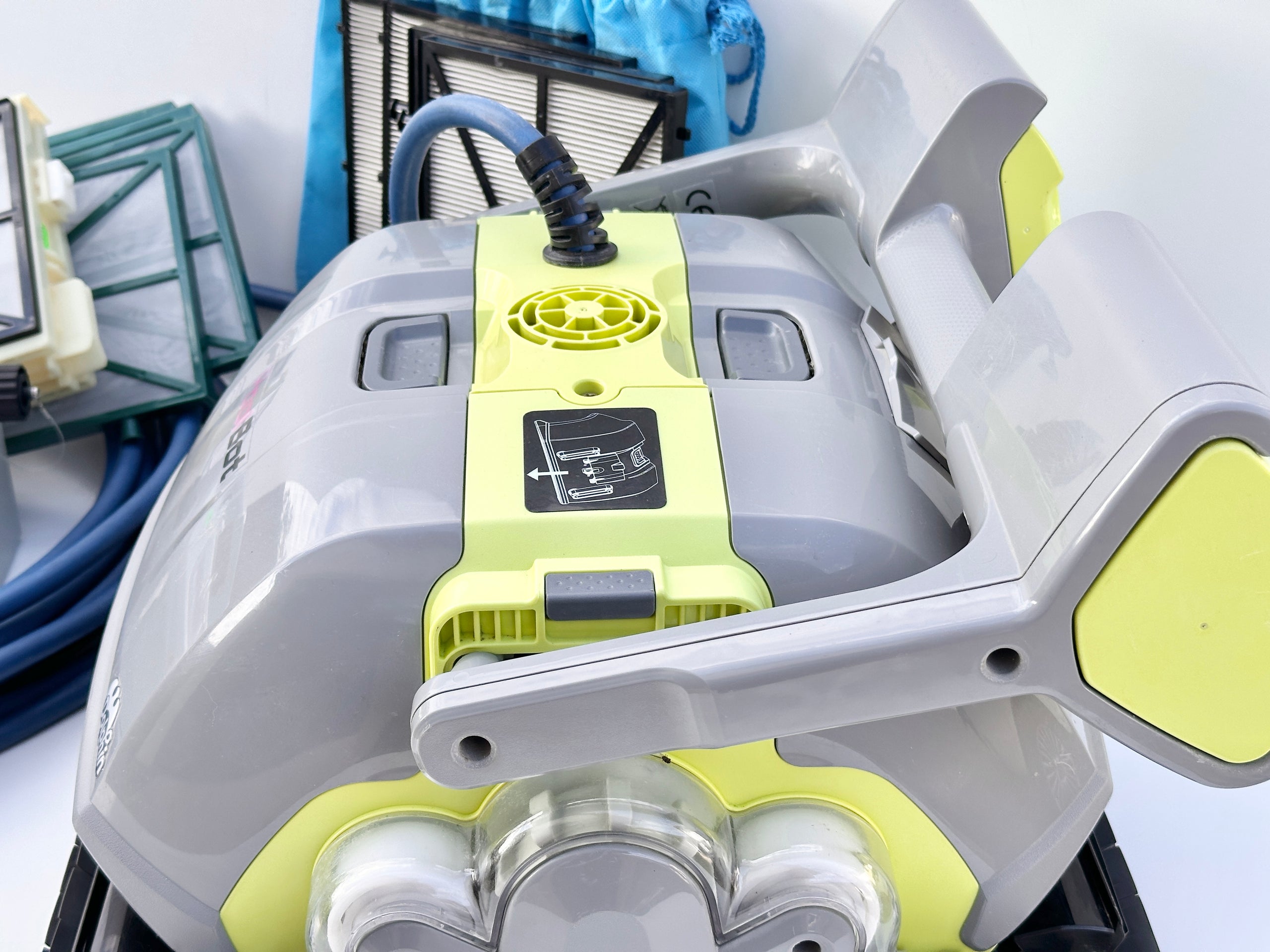 Robot de piscina Dolphin Maytronics BIO Suction