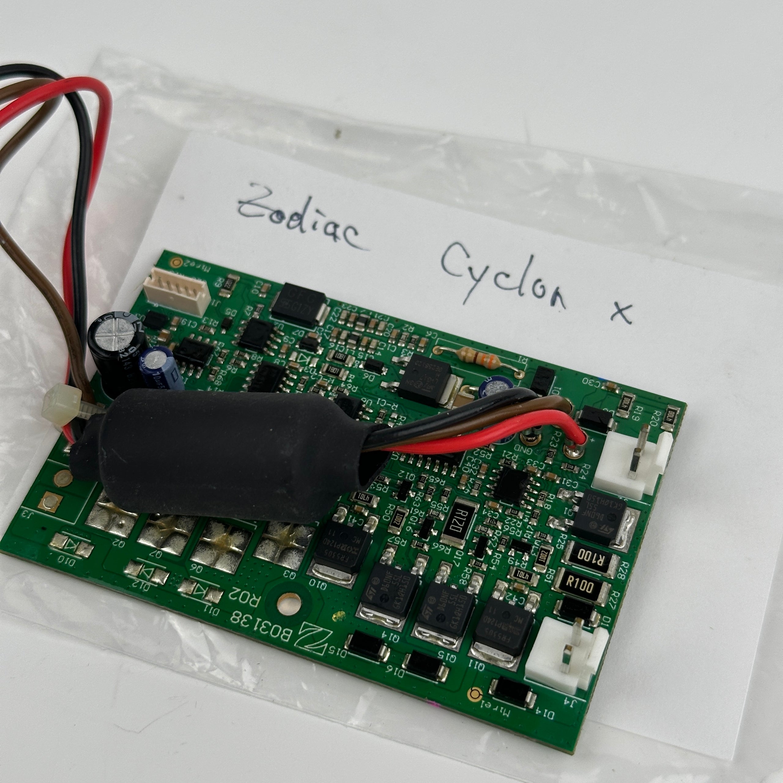 Tarjeta Electrónica Robot Piscina Zodiac CyclonX - BU22016353 - Usado (Garantía 12 meses)