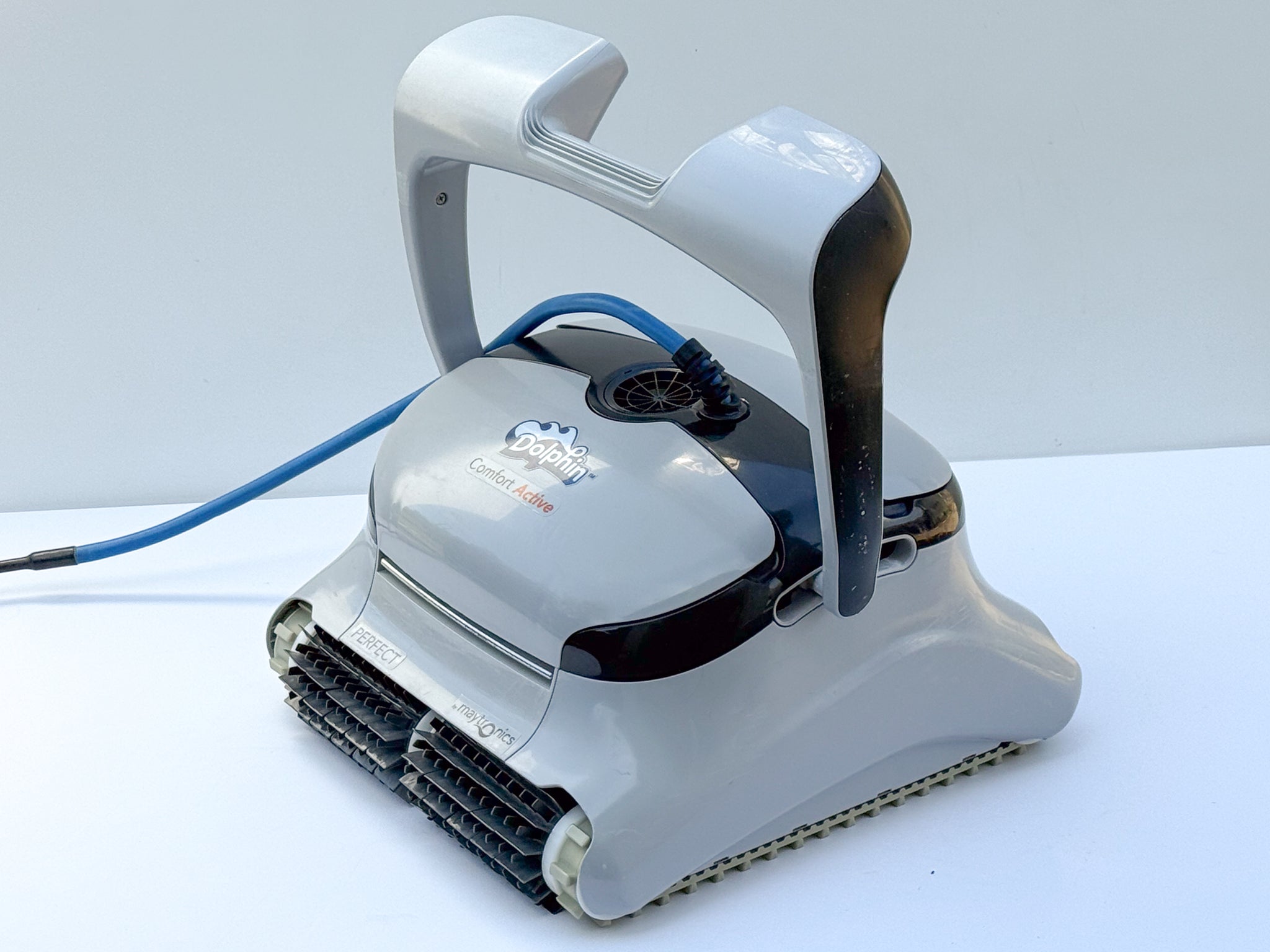 Dolphin Maytronics Comfort Active Pool Robot