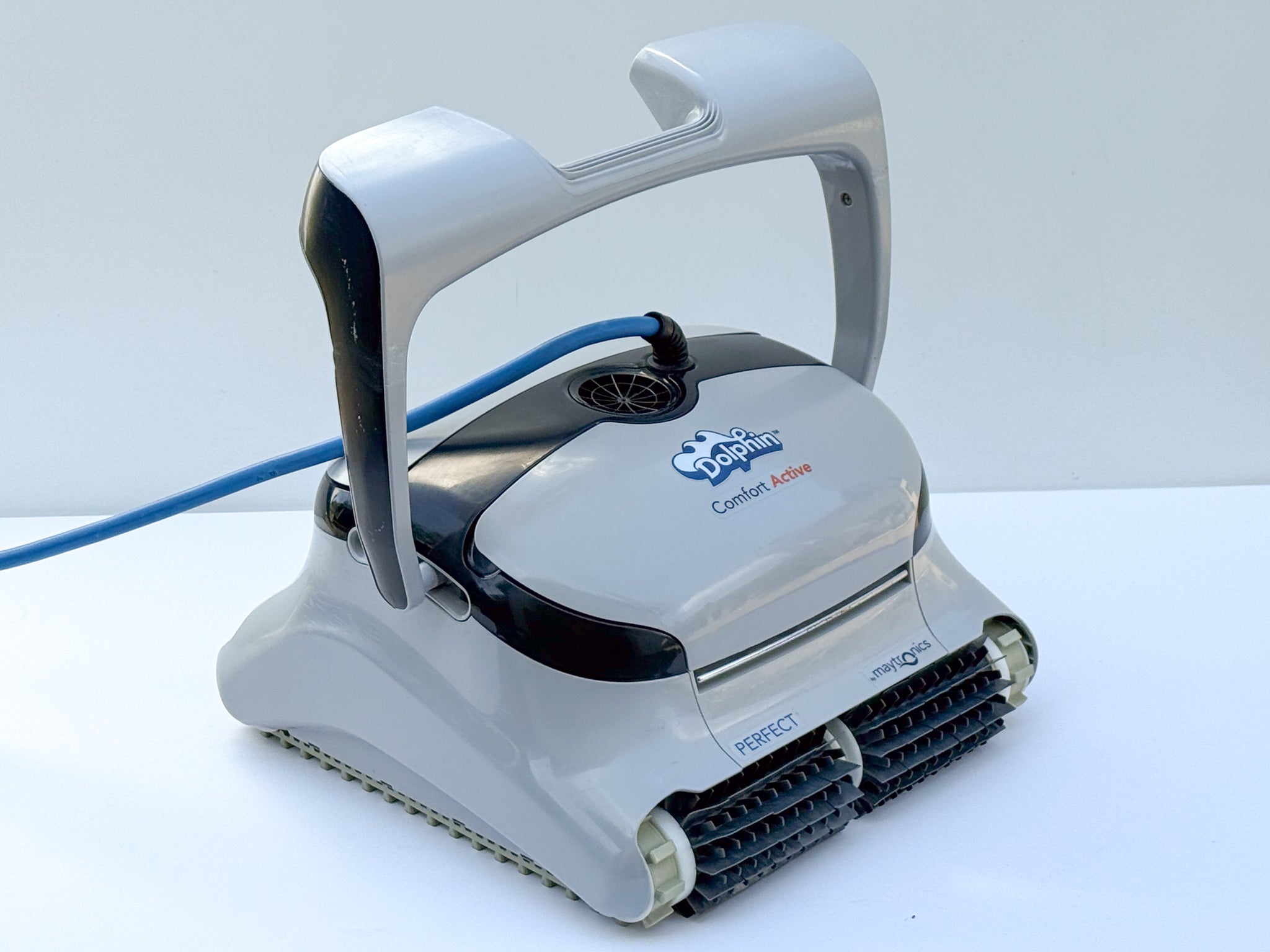 Dolphin Maytronics Comfort Active Pool Robot