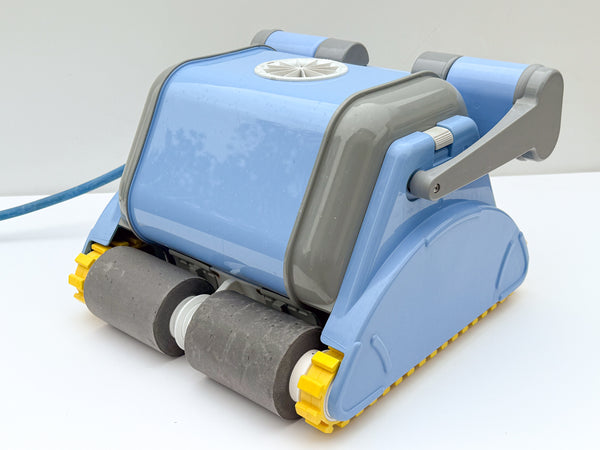 Dolphin Dynamic Plus Pool Robot