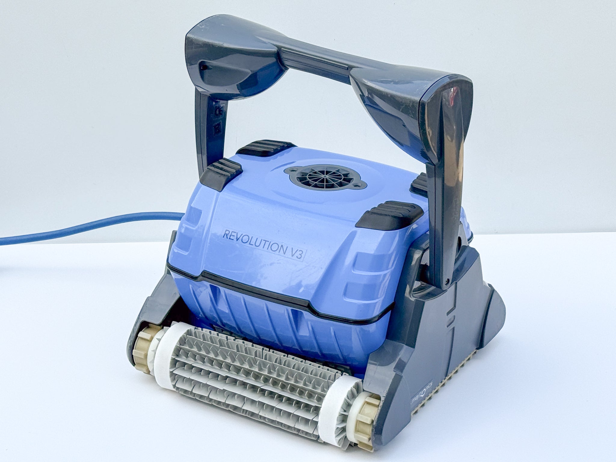 Robot de piscina Dolphin Revolution V3