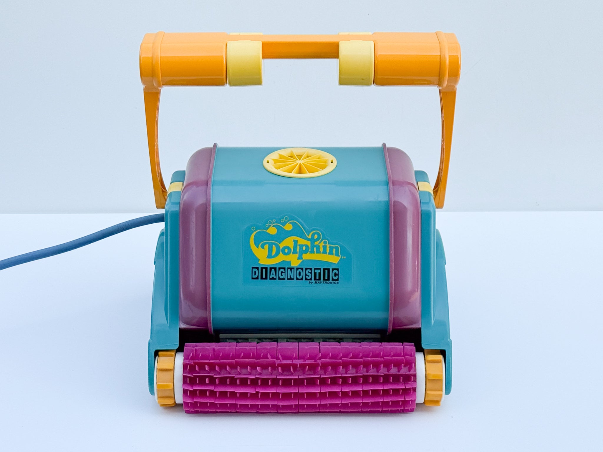Dolphin Diagnostic Pool Robot