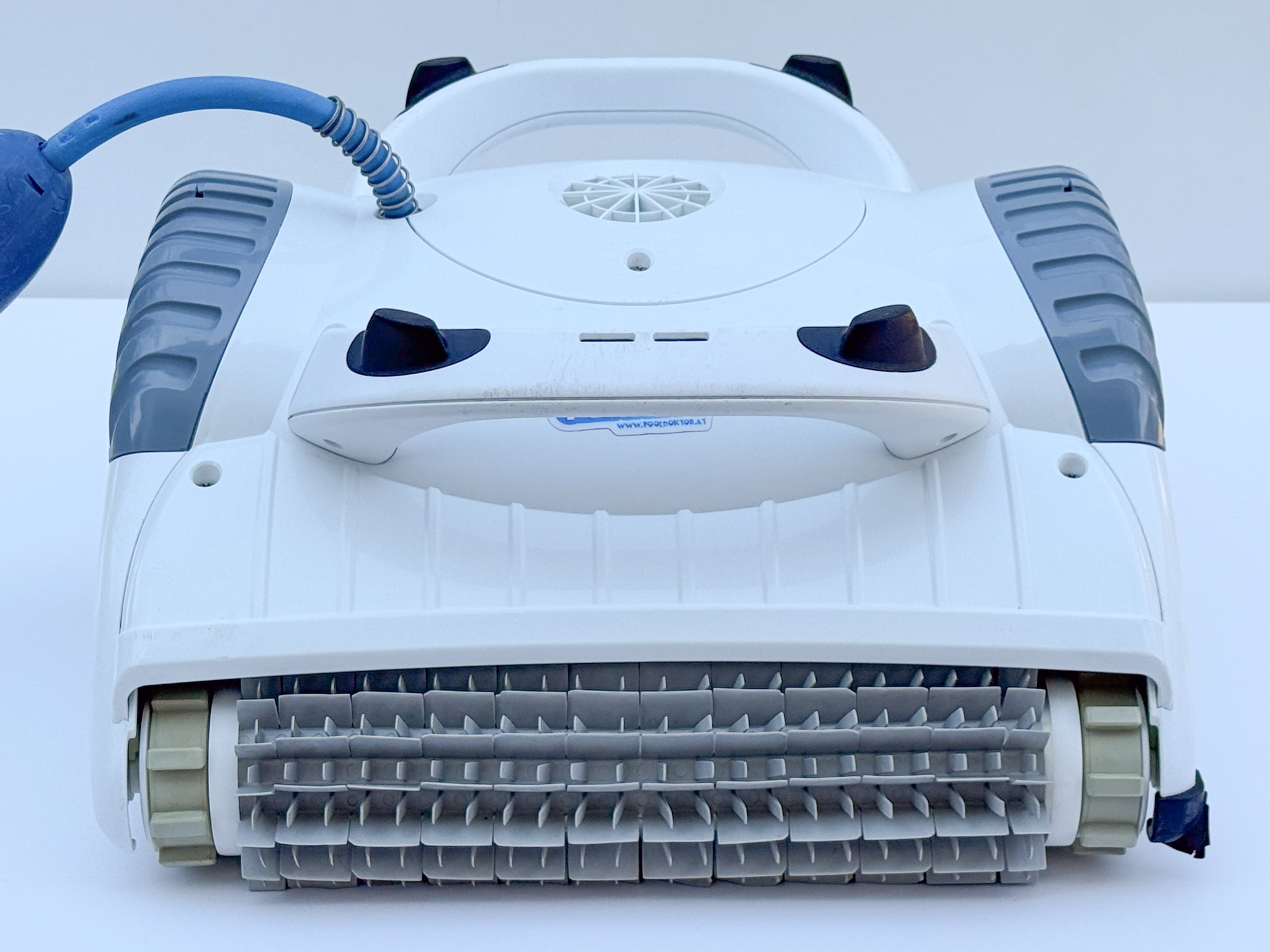 Dolphin Moby Pro Pool Robot