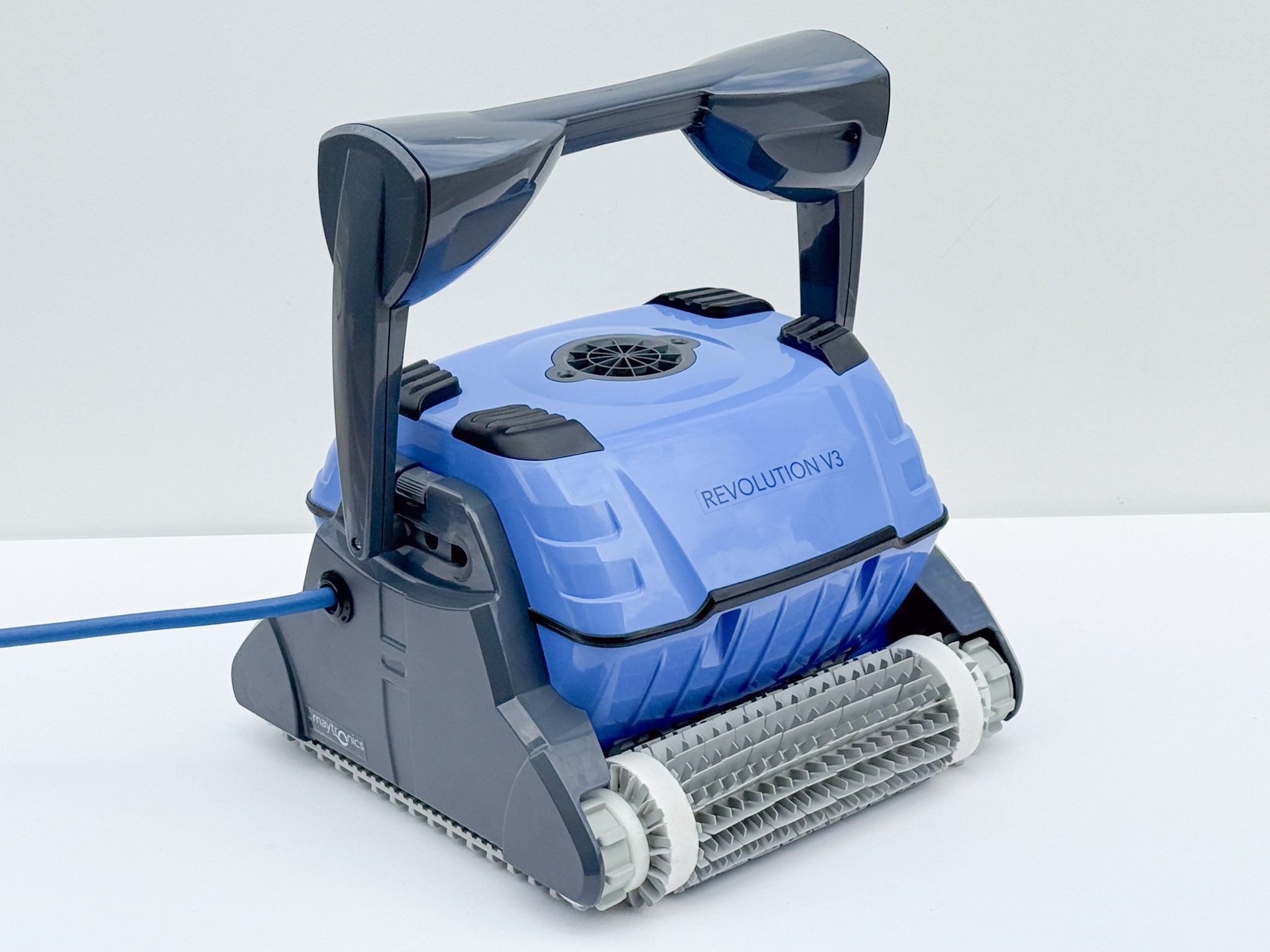 Dolphin Revolution V3 Pool Robot