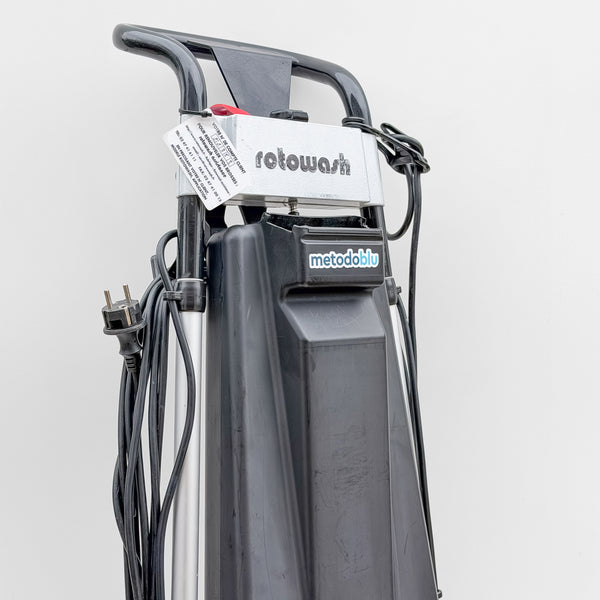 Manubrio e serbatoio della lavapavimenti Rotowash R45B - MetodoBlu